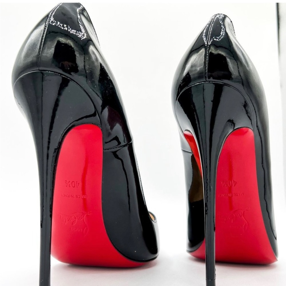 Christian Louboutin So Kate 120
Patent Leather Pumps
$500 $770 Size: EU 40.5